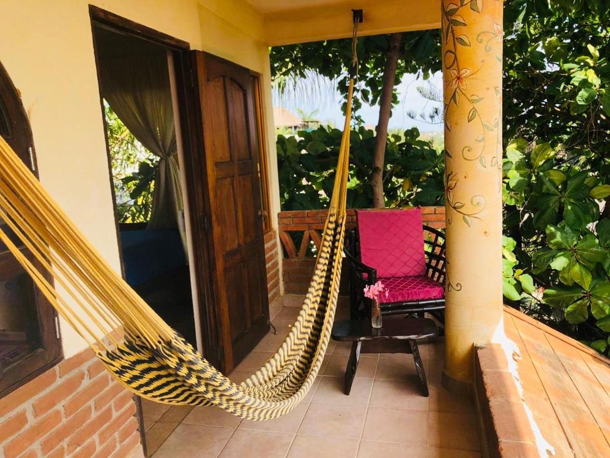 Ananda Guest House Yoga & Meditacion Puerto Escondido  Exterior photo