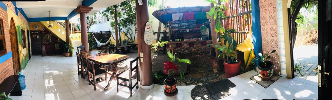 Ananda Guest House Yoga & Meditacion Puerto Escondido  Exterior photo