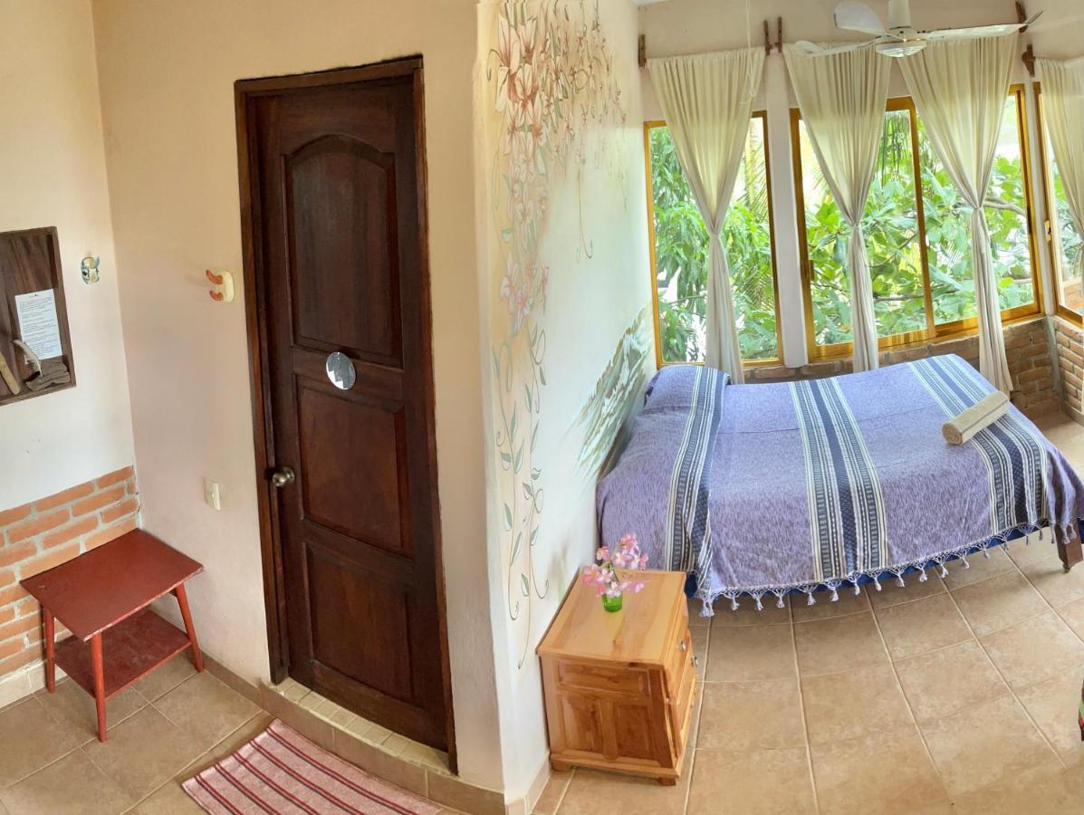 Ananda Guest House Yoga & Meditacion Puerto Escondido  Exterior photo
