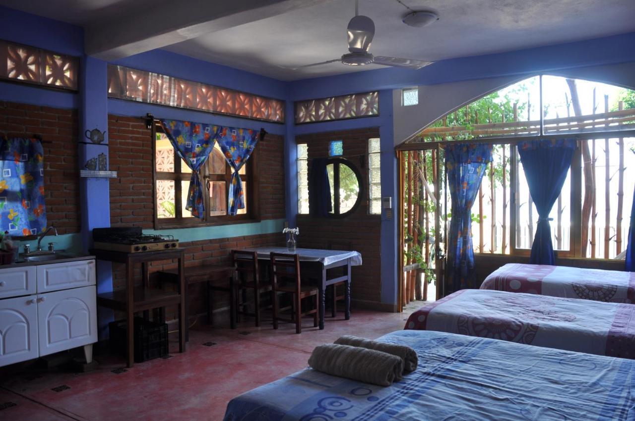 Ananda Guest House Yoga & Meditacion Puerto Escondido  Exterior photo