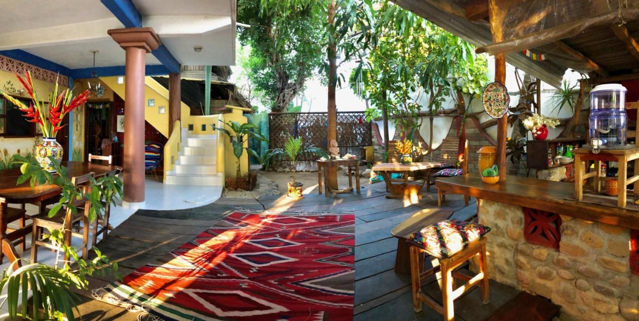 Ananda Guest House Yoga & Meditacion Puerto Escondido  Exterior photo